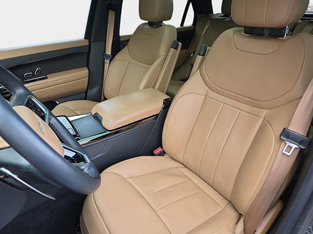 Used 2024 Land Rover Range Rover Sport SE image 18