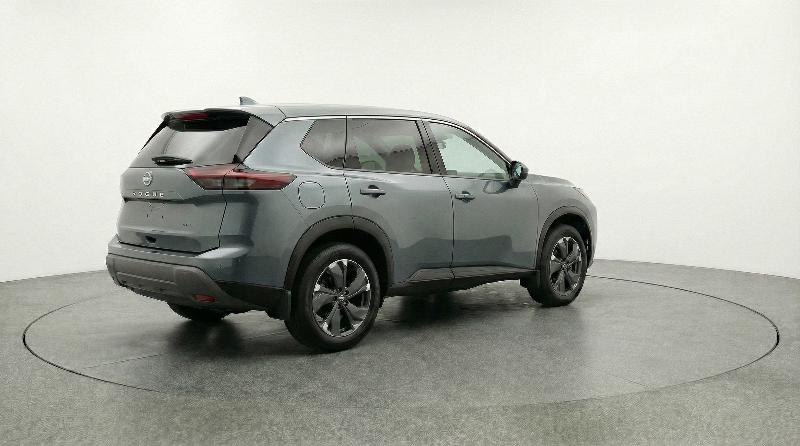 Used 2025 Nissan Rogue SV FWD image 9