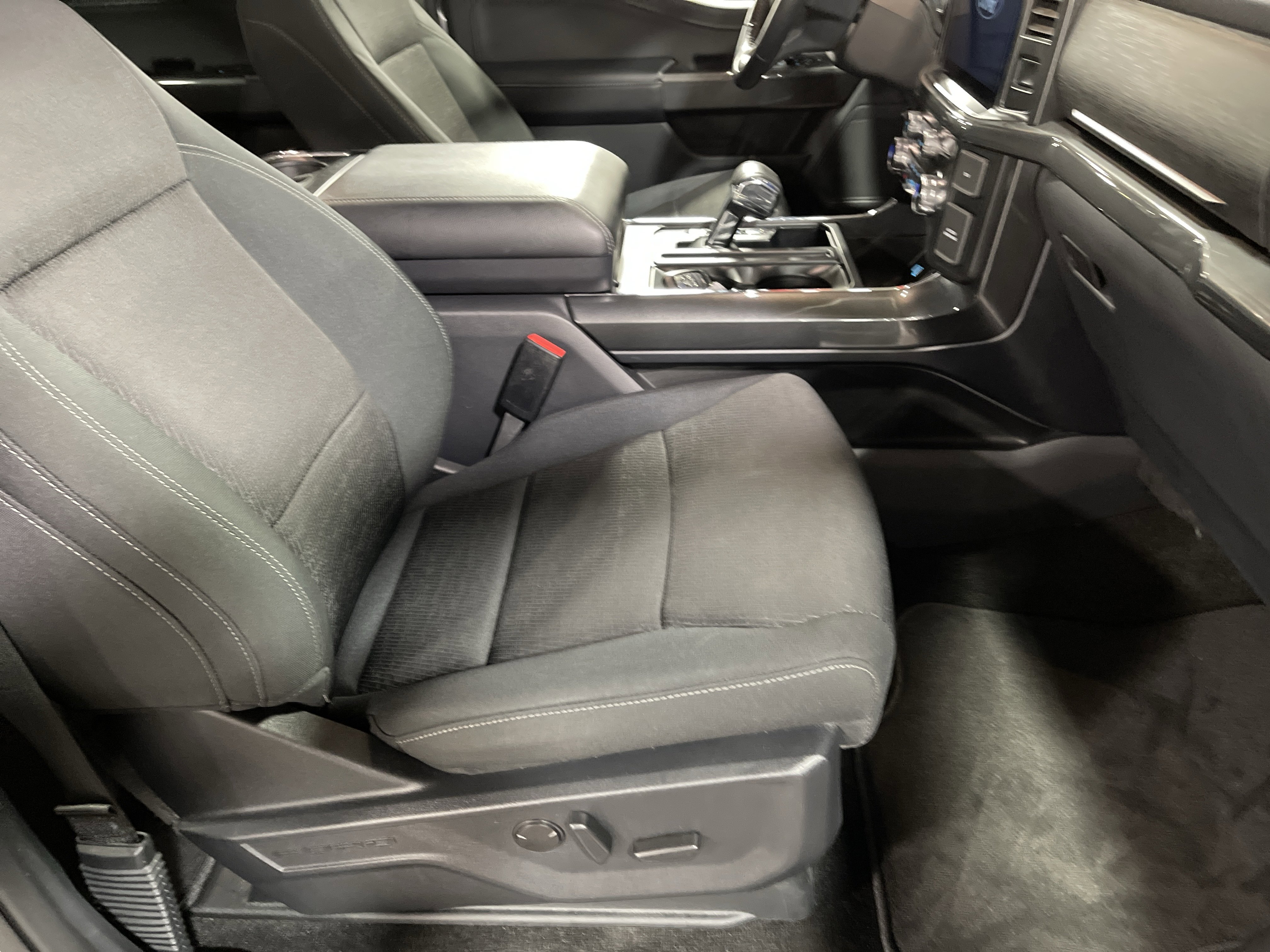 Used 2022 Ford F150 XLT w/ Equipment Group 302A High image 15