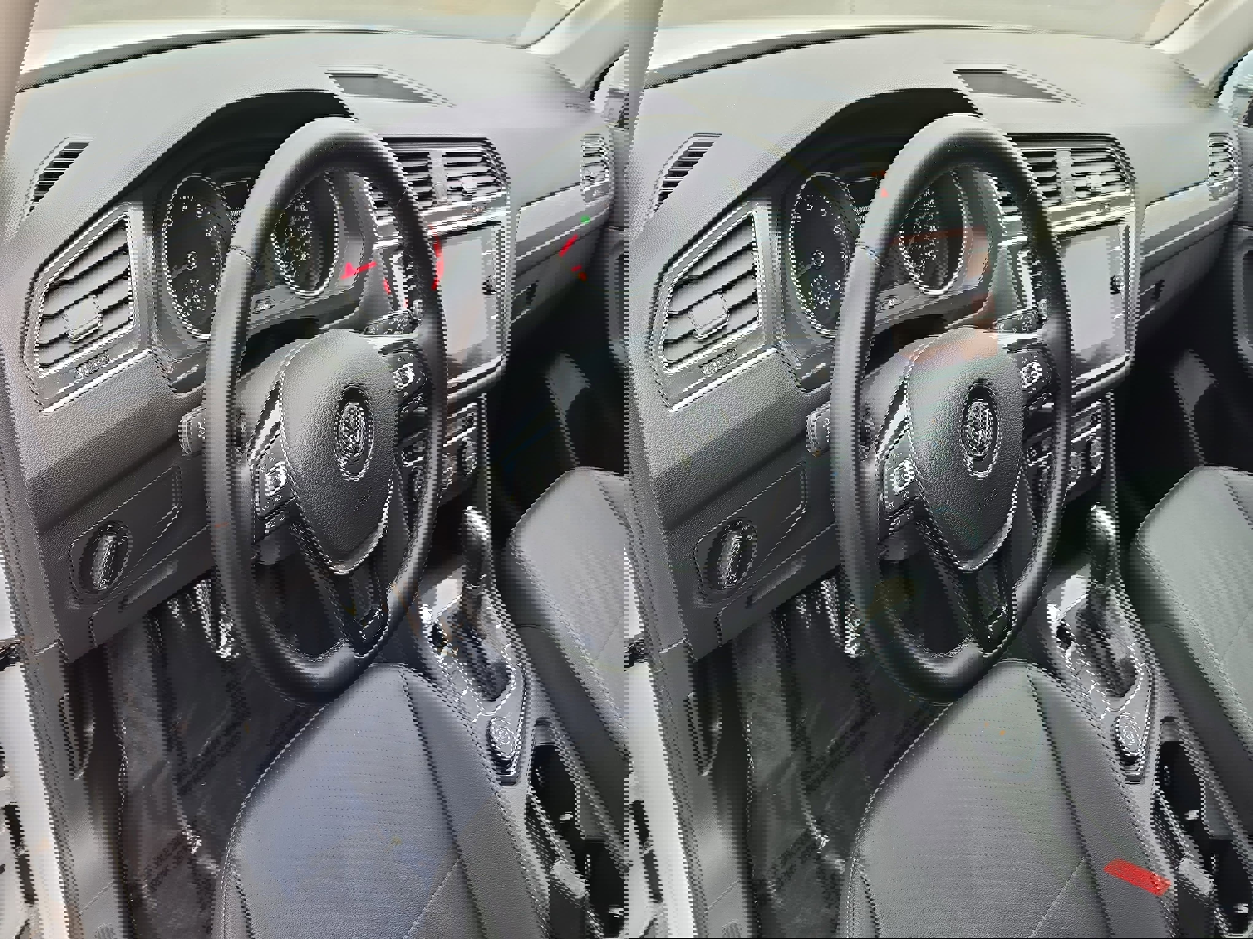 Used 2019 Volkswagen Tiguan SE w/ Panoramic Sunroof Package image 15