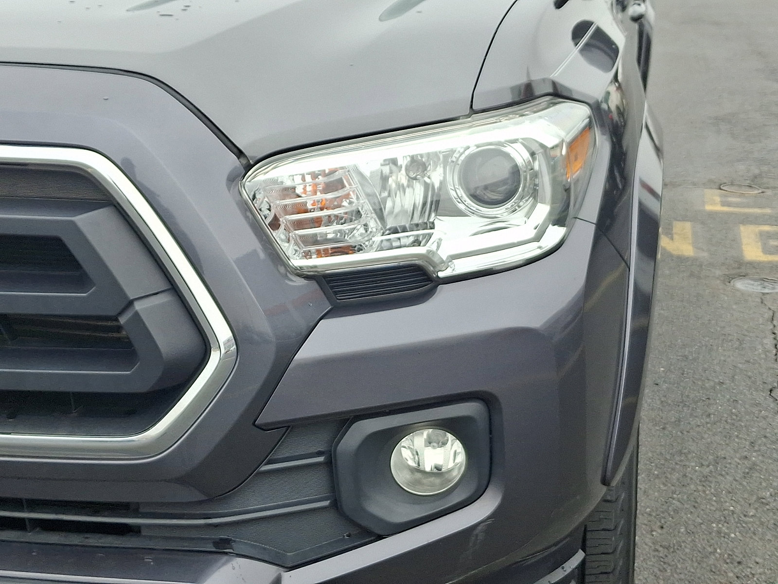 Used 2020 Toyota Tacoma SR5 image 9