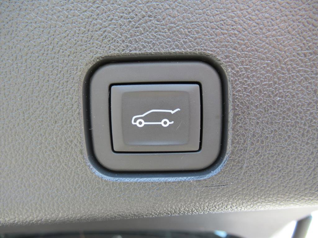 Used 2025 Chevrolet Traverse LT image 34