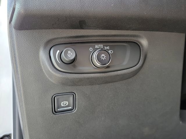 Used 2022 GMC Terrain SLE w/ Driver Convenience Package FWD image 10