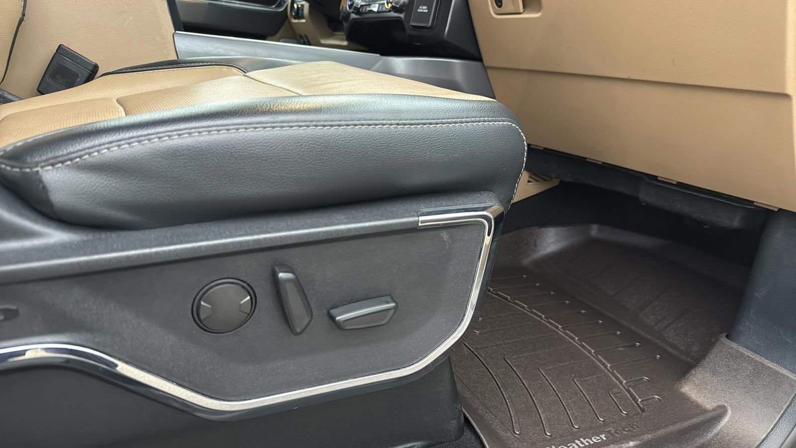 Used 2024 Ford F350 Lariat w/ Lariat Ultimate Package image 25