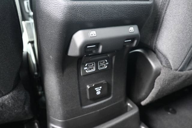Used 2025 Jeep Wrangler Sahara AWD/4WD image 27