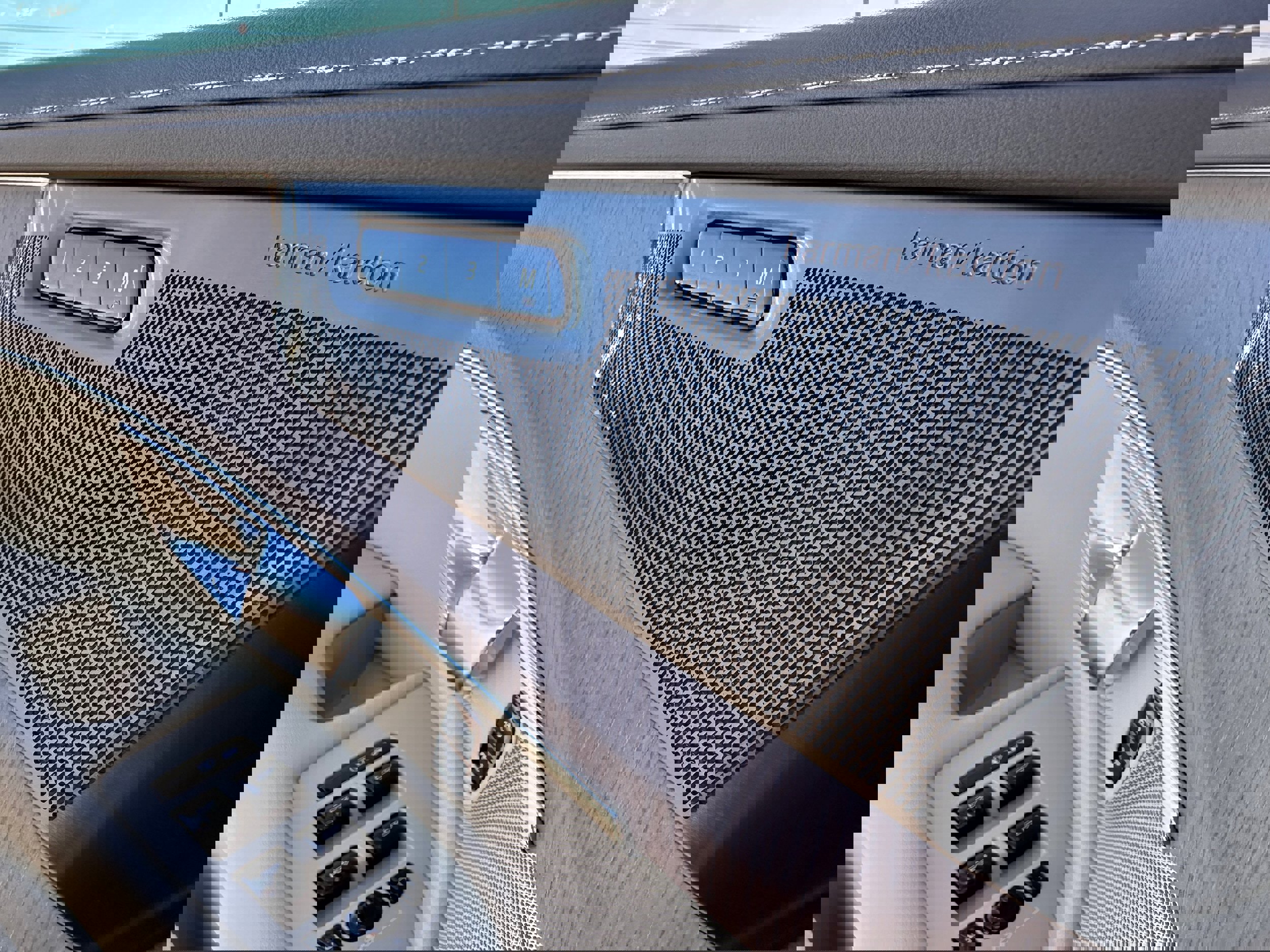 New 2026 Volvo XC90 B6 Ultra w/ Protection Package image 19