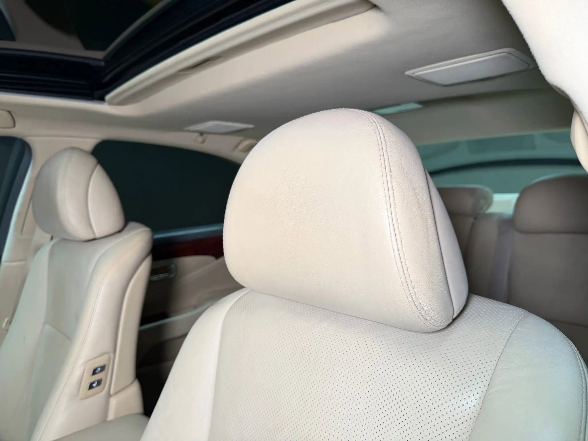 Used 2009 Lexus LS 460 AWD w/ Comfort Seating Pkg image 36