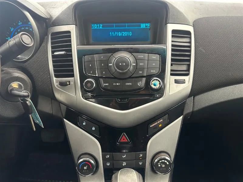 Used 2011 Chevrolet Cruze LT image 18