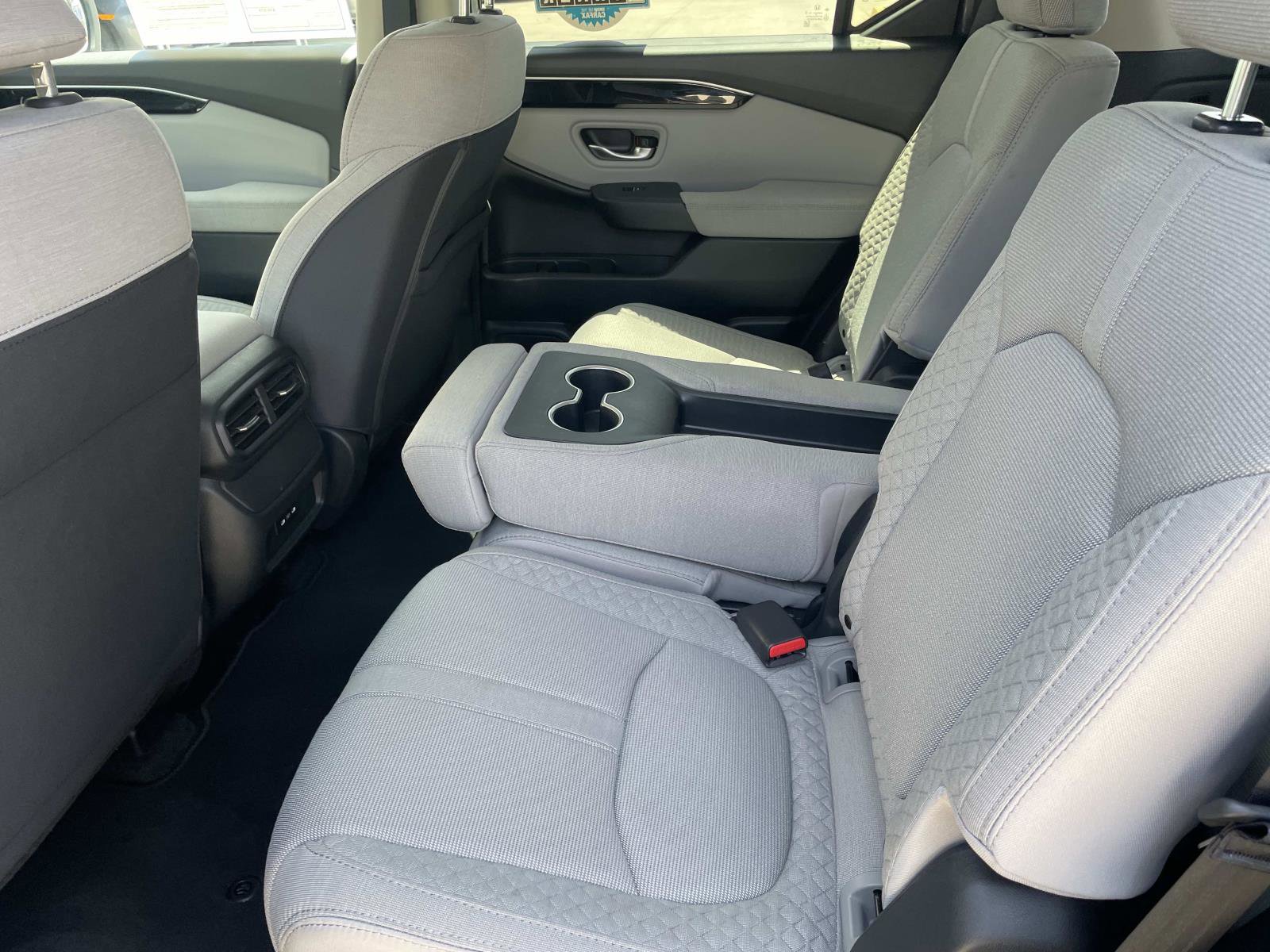 Certified 2024 Honda Pilot LX image 17