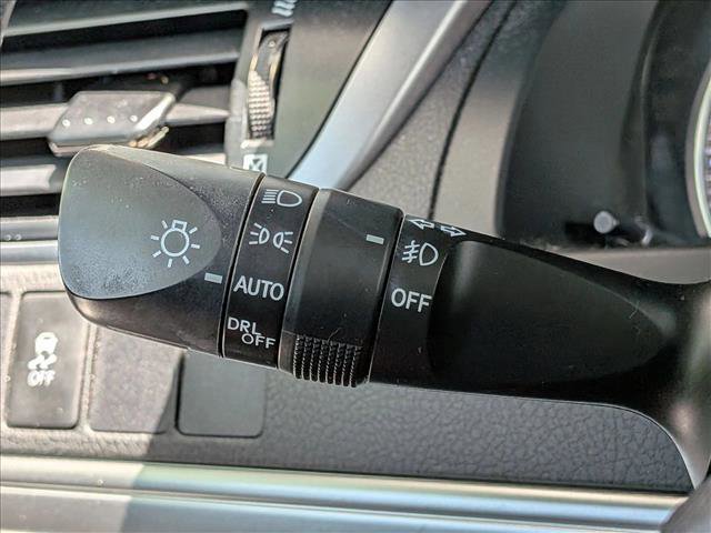 Used 2014 Toyota Camry SE FWD image 8