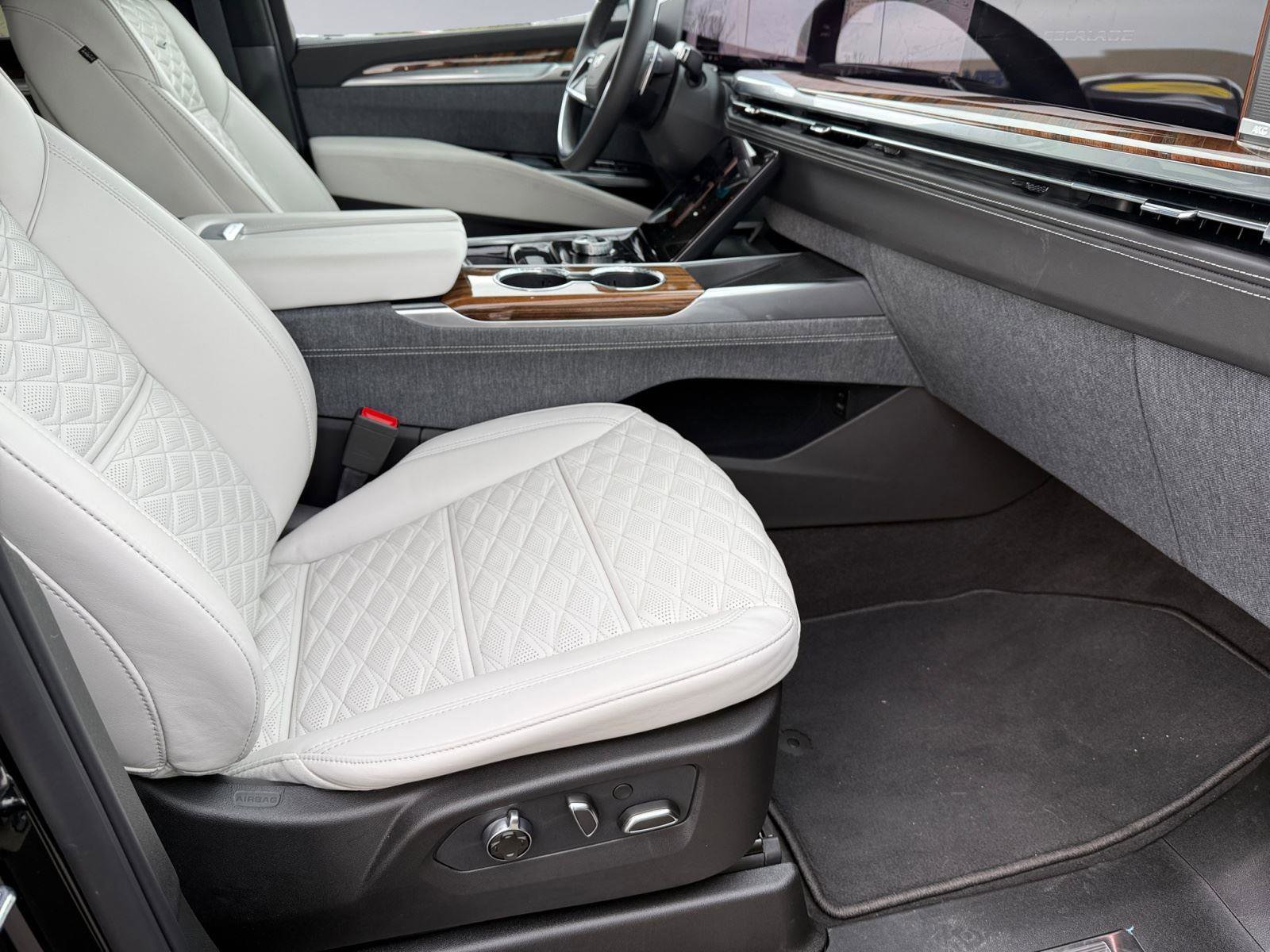New 2026 Cadillac Escalade Platinum Luxury image 13