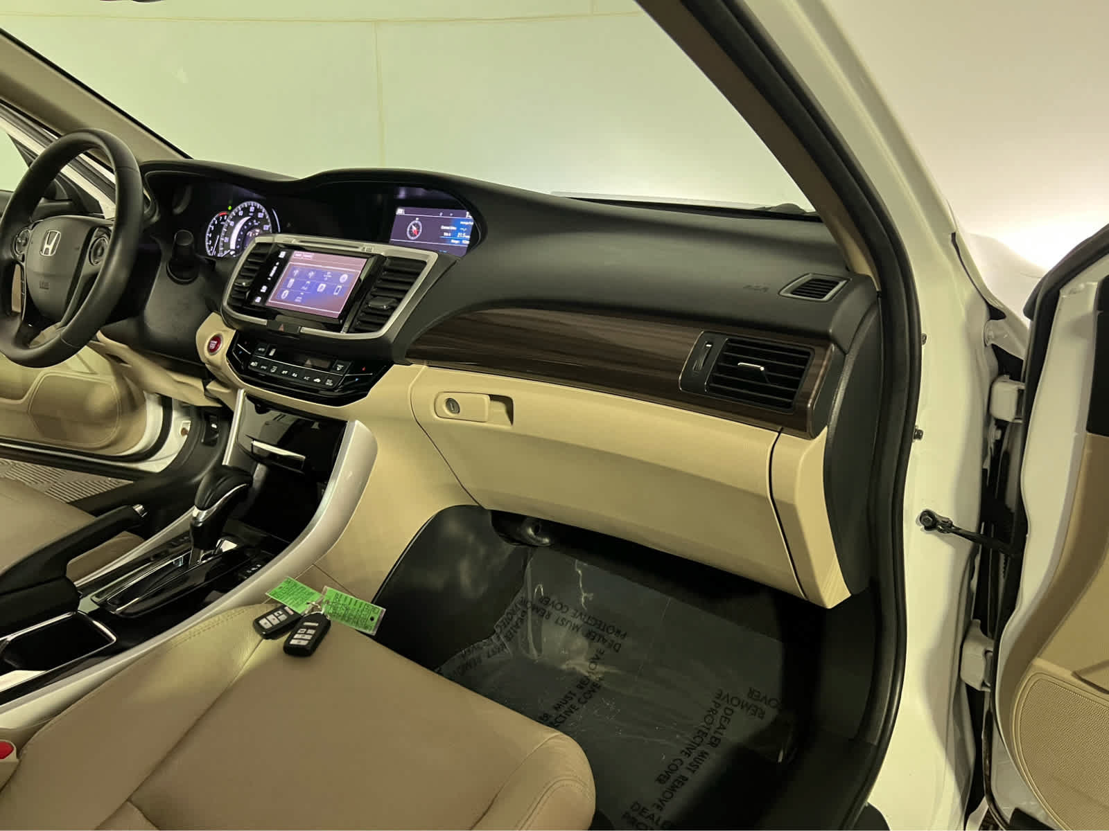 Used 2017 Honda Accord EX-L image 29