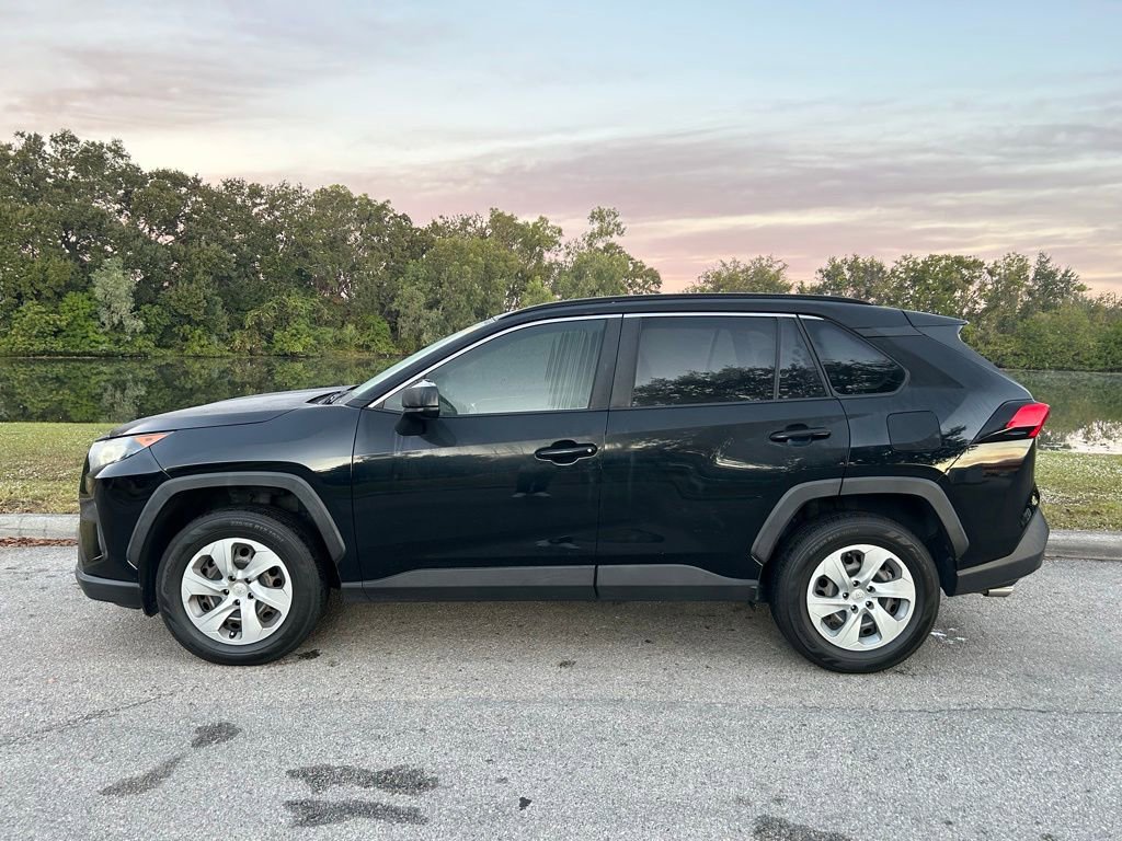 Used 2020 Toyota RAV4 LE image 2