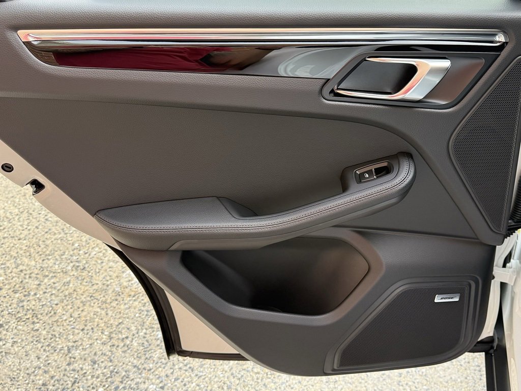 New 2026 Porsche Macan image 20