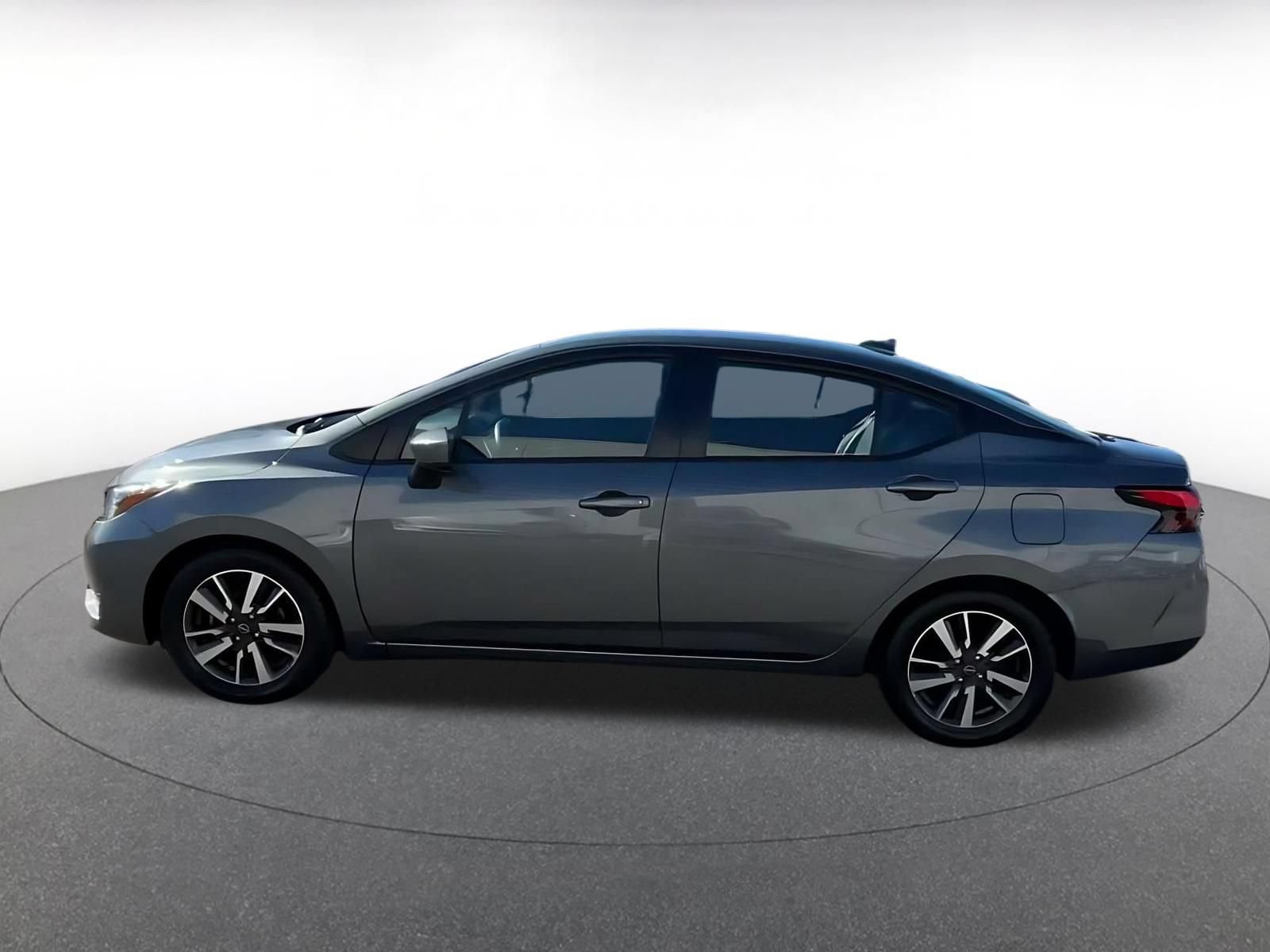 Used 2025 Nissan Versa SV FWD image 8