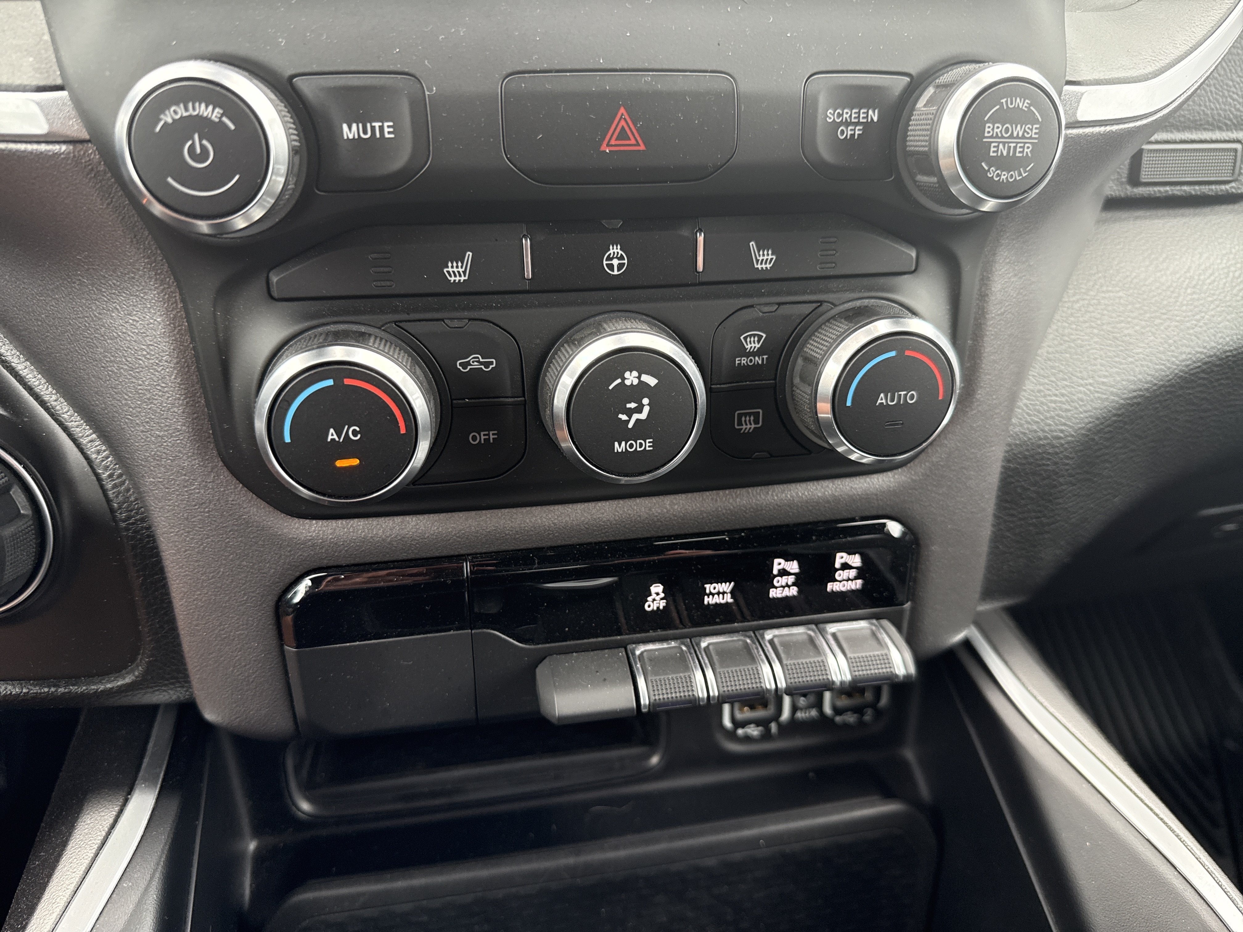 Used 2023 RAM 1500 Big Horn AWD/4WD image 25