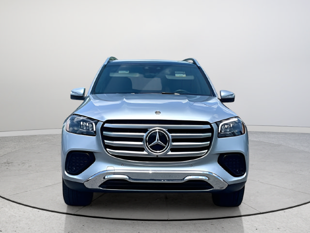 Used 2025 Mercedes-Benz GLS 450 4MATIC image 2