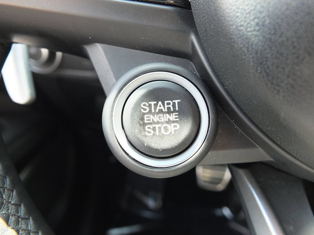 Used 2023 Alfa Romeo Stelvio Veloce AWD/4WD image 33