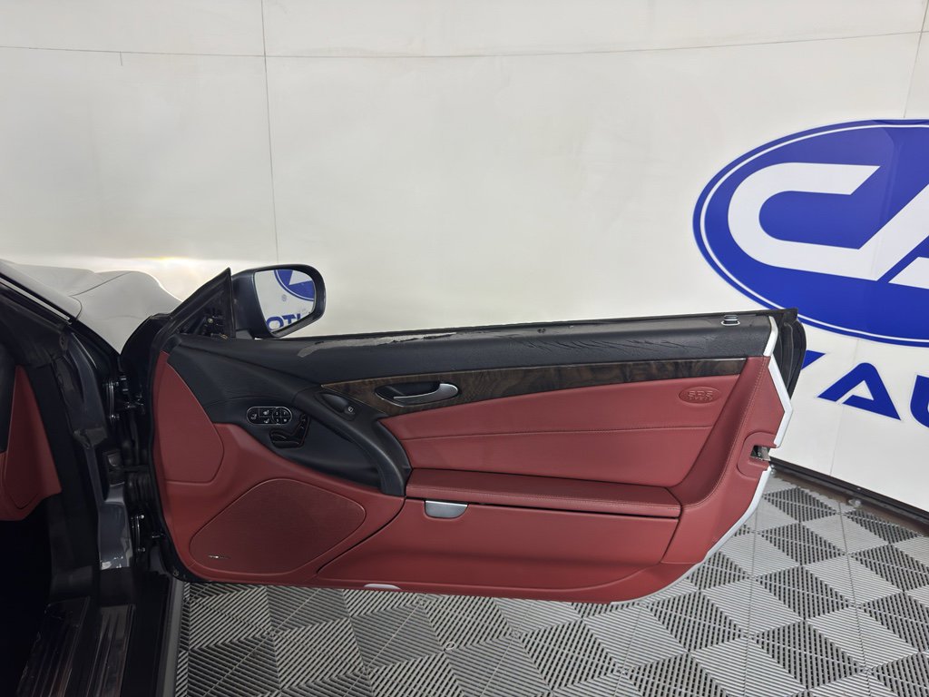 Used 2011 Mercedes-Benz SL 550 image 31