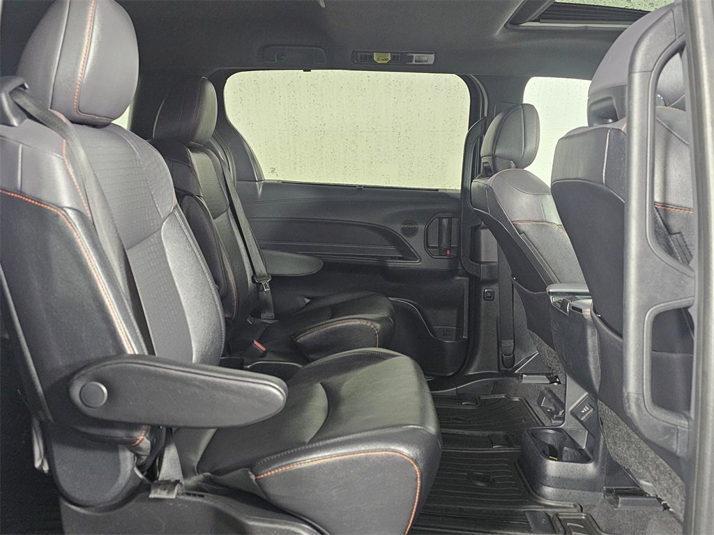 Used 2023 Toyota Sienna XSE image 13
