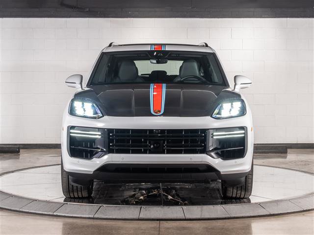 Used 2024 Porsche Cayenne Turbo image 6