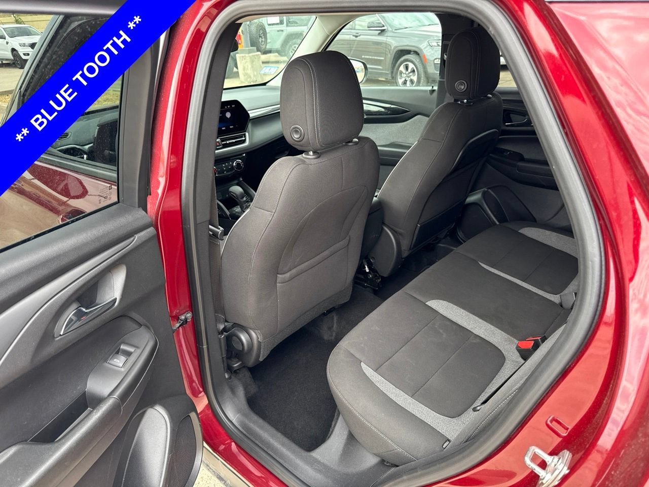 Used 2025 Chevrolet TrailBlazer LT AWD/4WD image 7