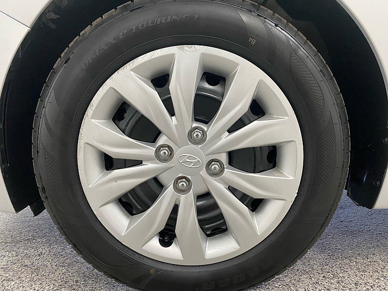 Used 2020 Hyundai Accent SE image 23