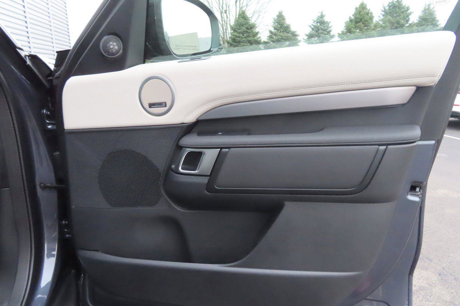 New 2024 Land Rover Discovery Dynamic SE AWD/4WD image 31