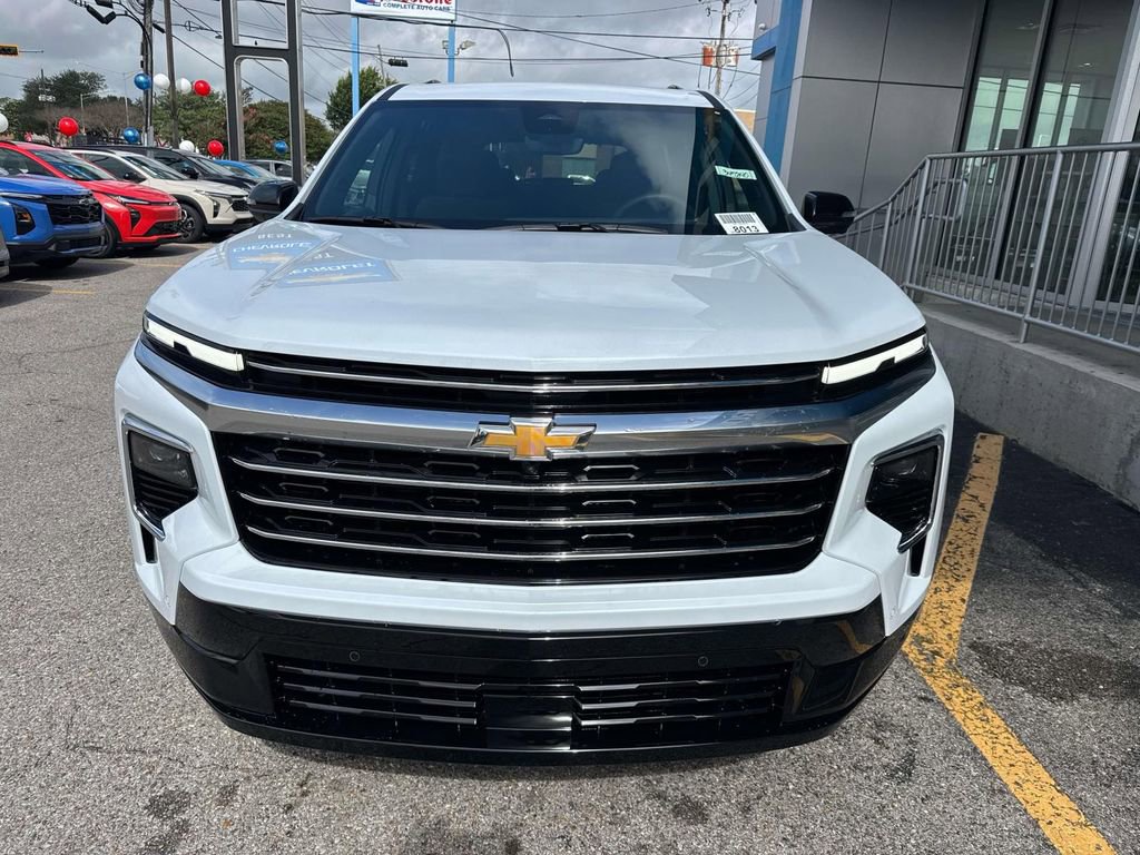 New 2026 Chevrolet Traverse High Country FWD image 2