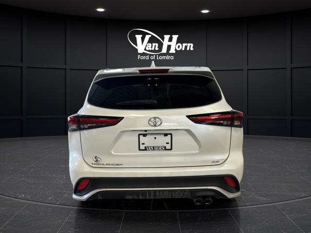 Used 2023 Toyota Highlander XSE image 13