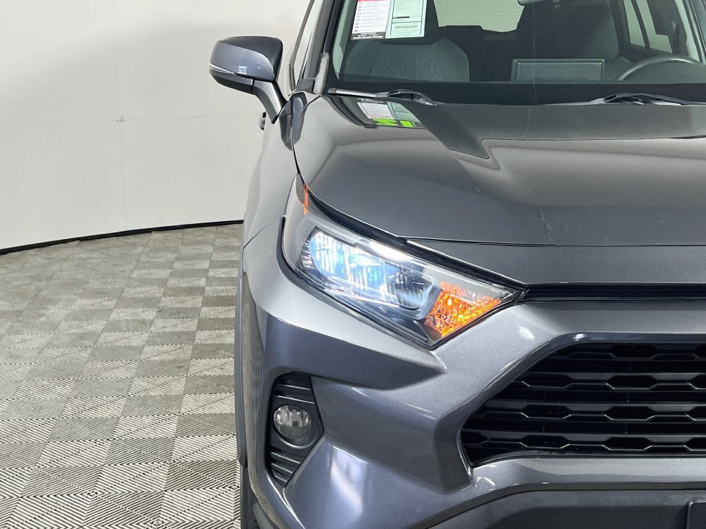 Used 2021 Toyota RAV4 XLE AWD/4WD image 9