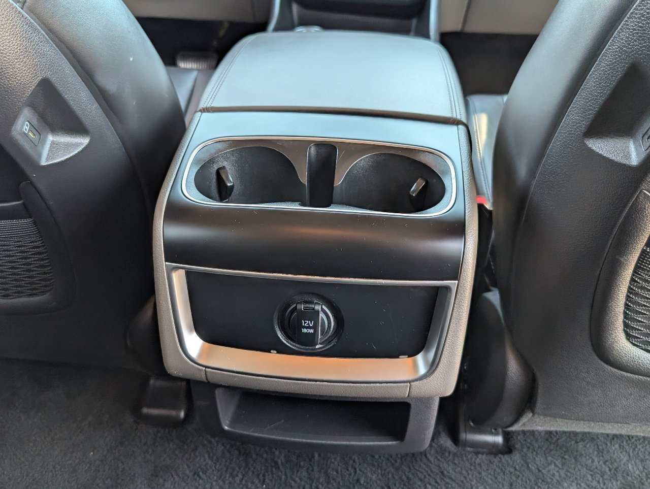 Used 2026 Kia Carnival LXS FWD image 8