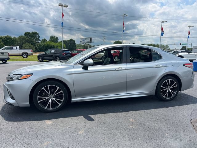 Used 2018 Toyota Camry SE FWD image 3