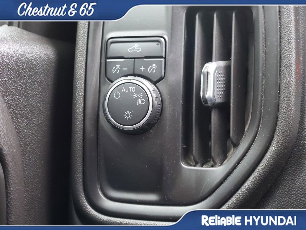 Used 2020 Chevrolet Silverado 1500 Custom w/ Custom Value Package image 31