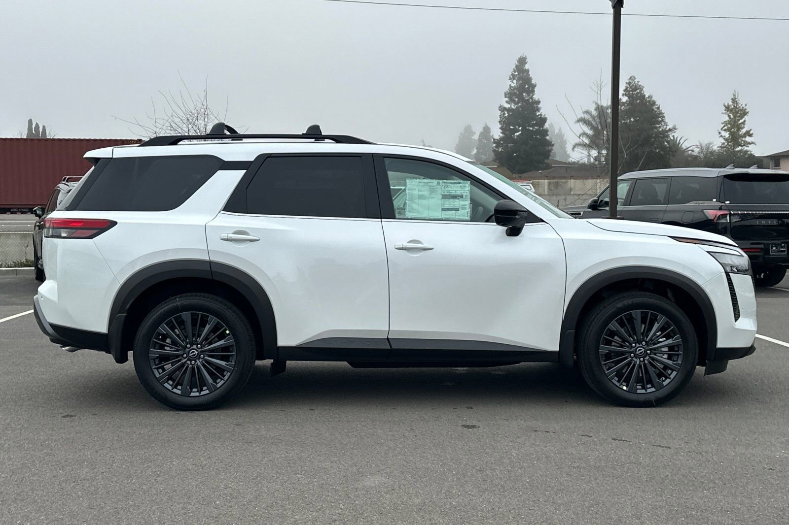 New 2026 Nissan Pathfinder SL AWD/4WD image 3