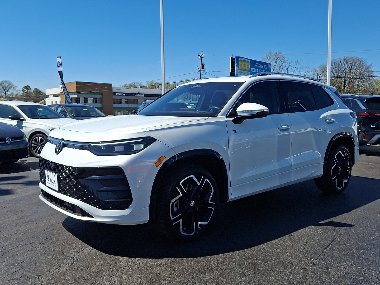Certified 2025 Volkswagen Tiguan SEL R-Line AWD/4WD image 3
