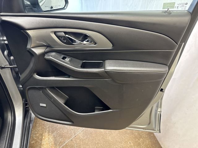 Certified 2023 Chevrolet Traverse LT w/ LT Premium Package image 33