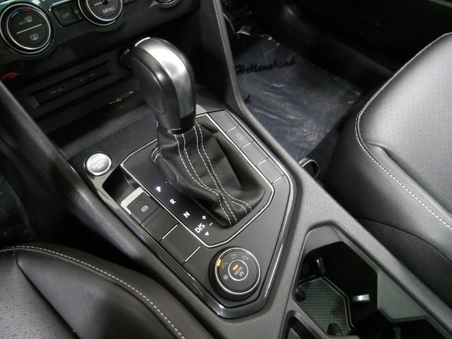 Used 2021 Volkswagen Tiguan SEL AWD/4WD image 22