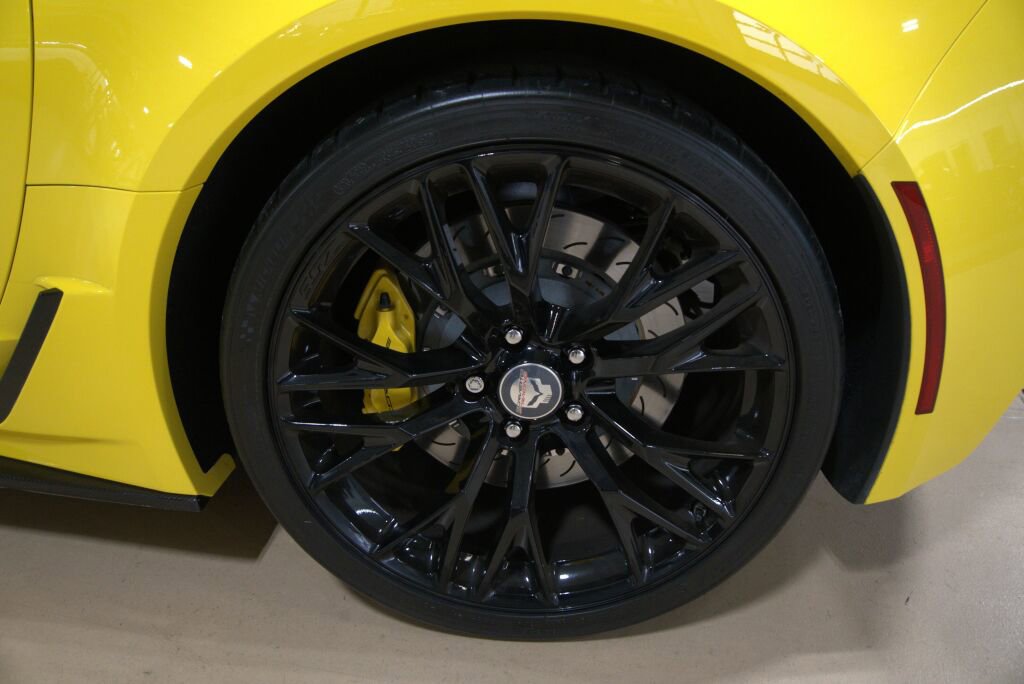 Used 2016 Chevrolet Corvette Z06 w/ 3LZ Preferred Equipment Group image 33
