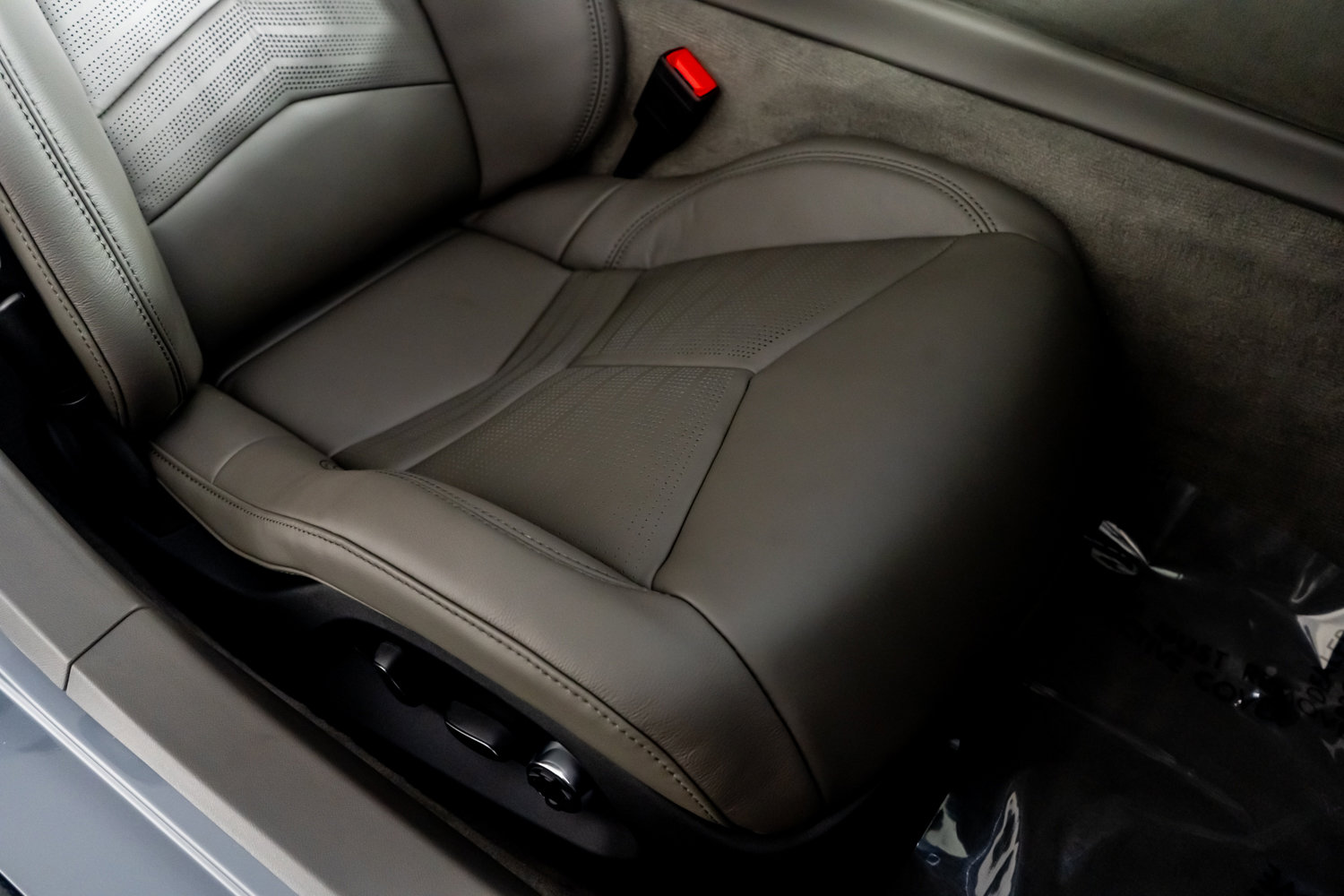 Used 2025 Chevrolet Corvette Z06 image 33