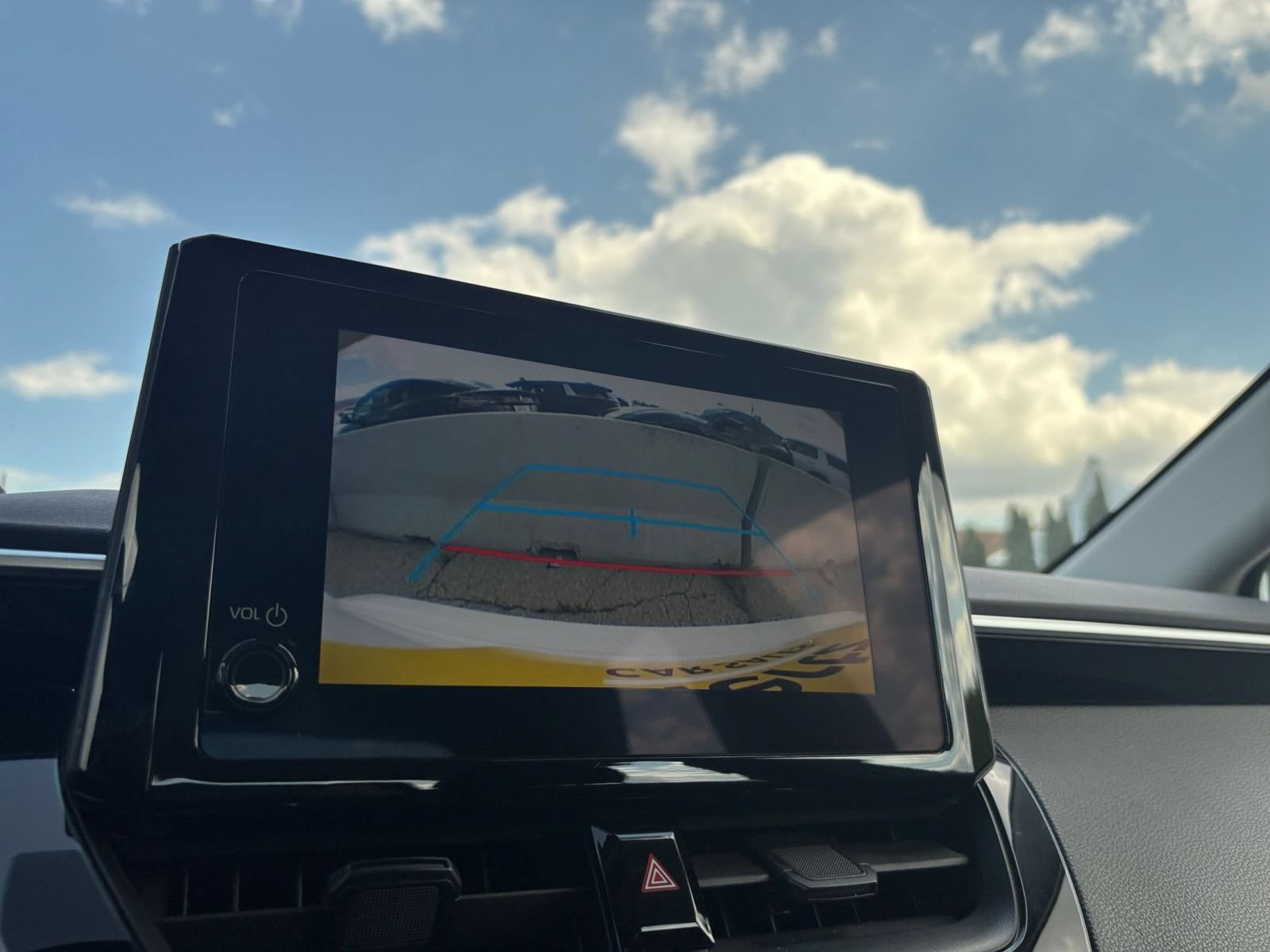 Used 2023 Toyota Corolla LE FWD image 21