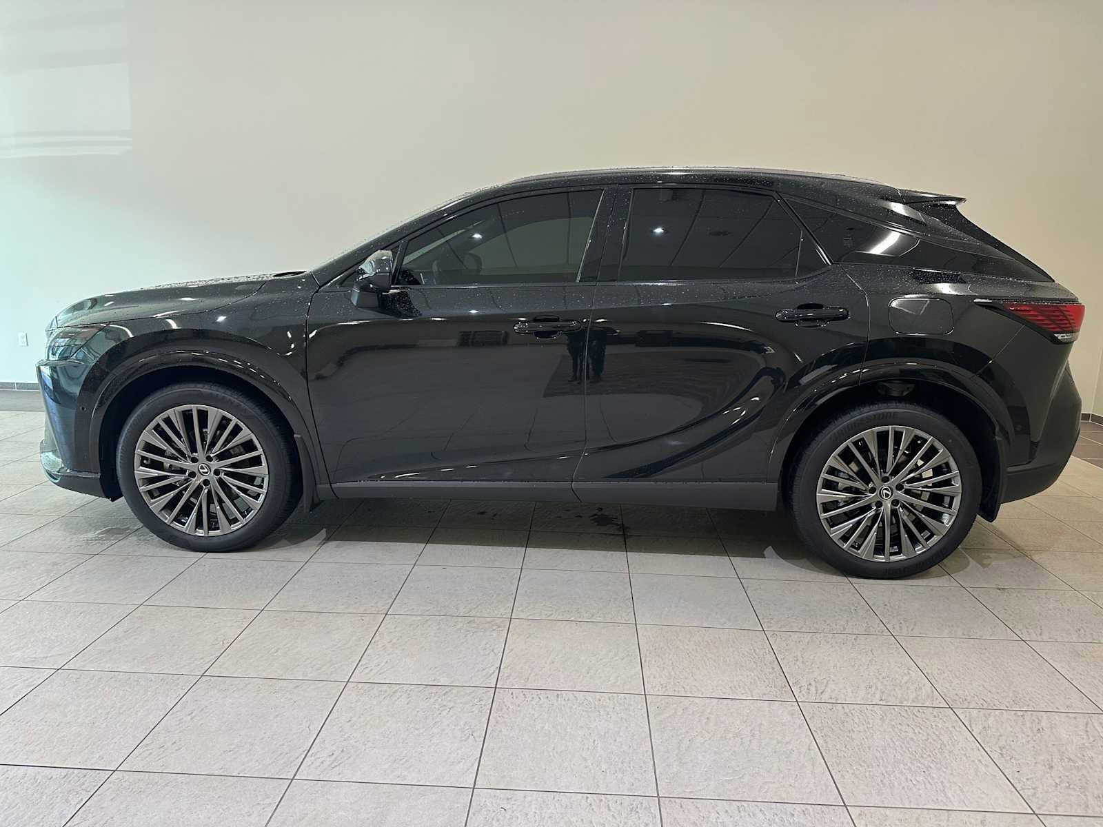 Used 2025 Lexus RX 450h Luxury w/ Convenience Package image 4