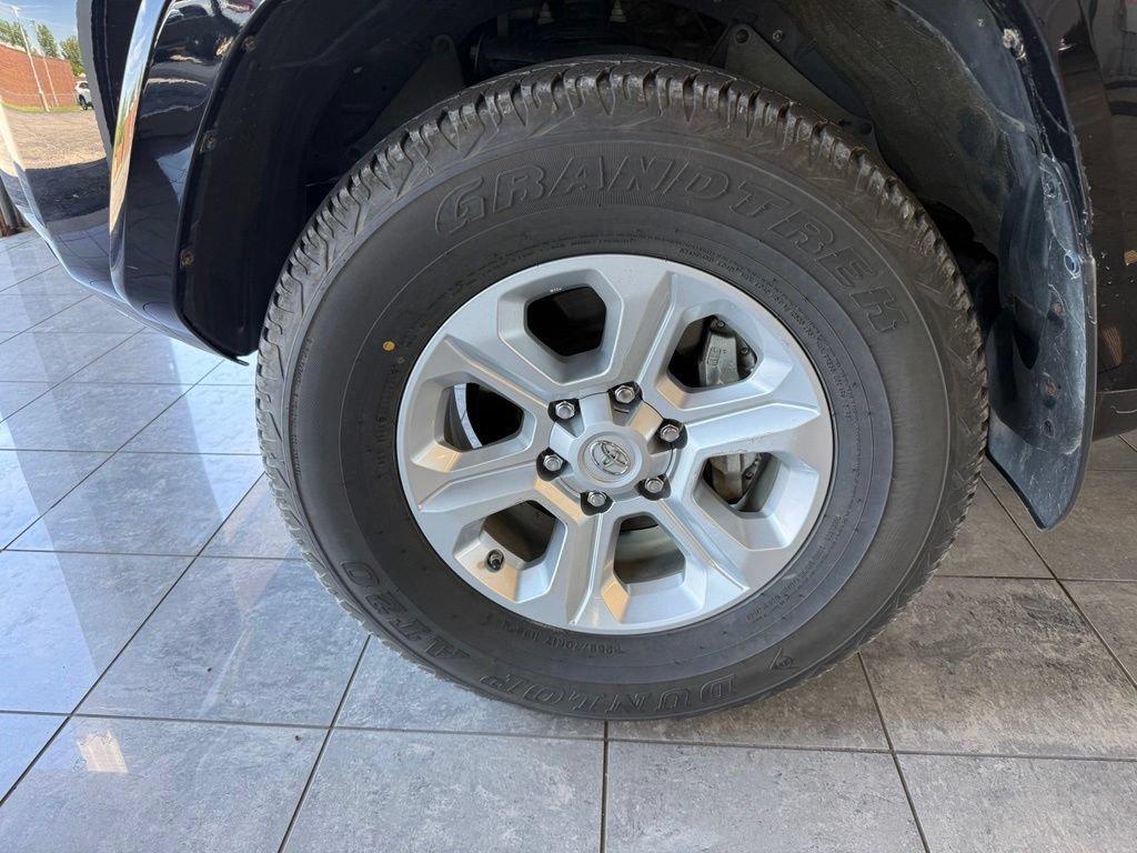 Used 2018 Toyota 4Runner SR5 Premium AWD/4WD image 4
