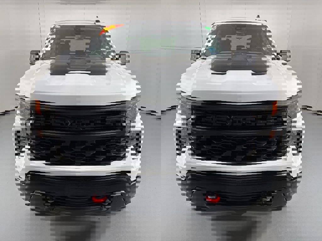 Used 2024 Chevrolet Silverado 1500 Custom Trail Boss w/ LPO, Dark Essentials Package image 3