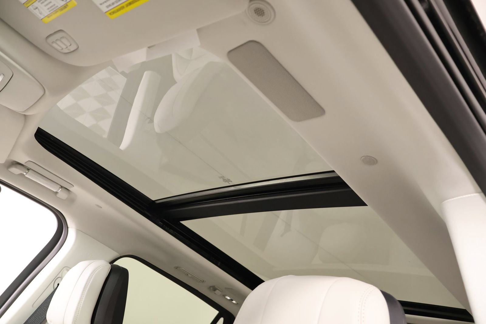 New 2025 Lincoln Navigator Reserve AWD/4WD image 17