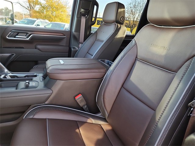 New 2026 GMC Sierra 2500 Denali w/ Denali Reserve Package image 16