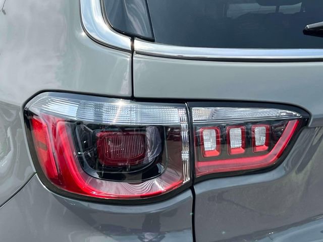 Used 2021 Jeep Compass Limited w/ Sun and Sound Group AWD/4WD image 11