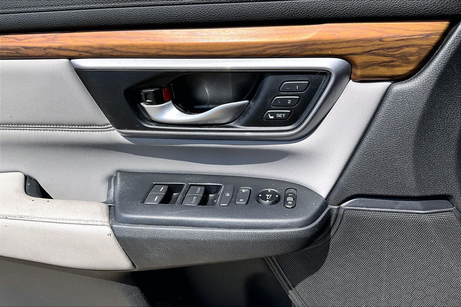 Used 2017 Honda CR-V Touring image 34