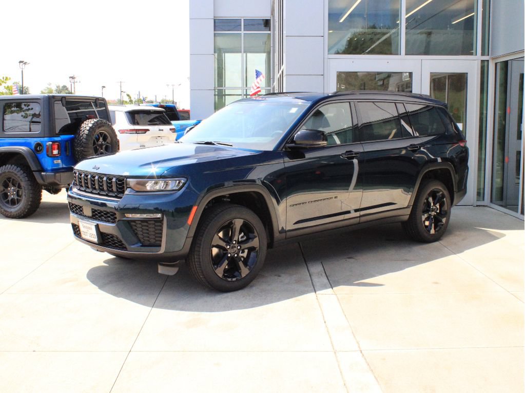 New 2026 Jeep Grand Cherokee L Limited w/ Limited Altitude Package AWD/4WD image 3