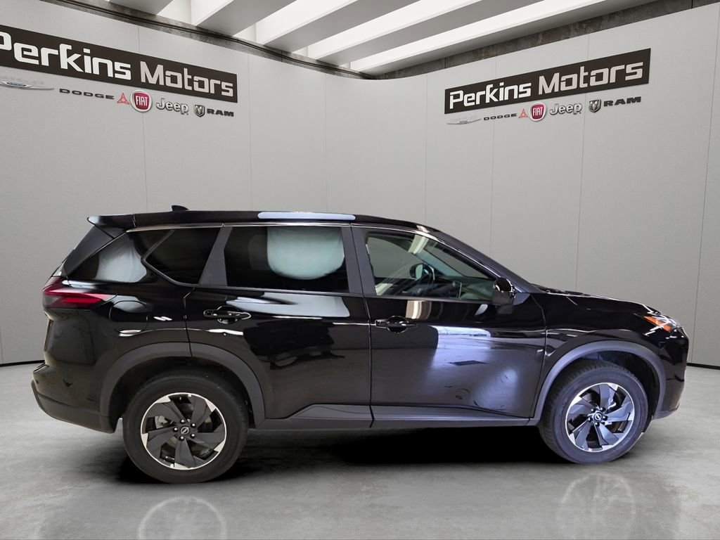 Used 2025 Nissan Rogue SV image 6